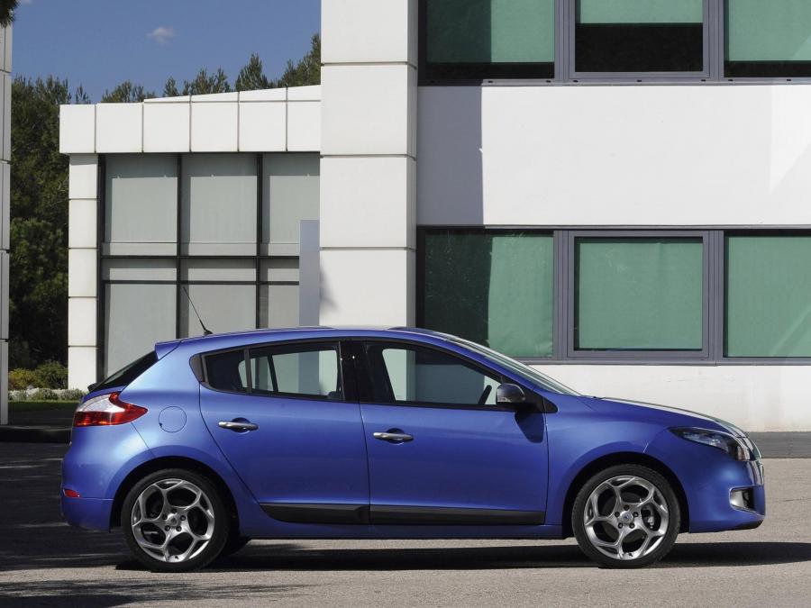  Renault Megane GT 5-Door 2010 года  (фото 6 из 13)